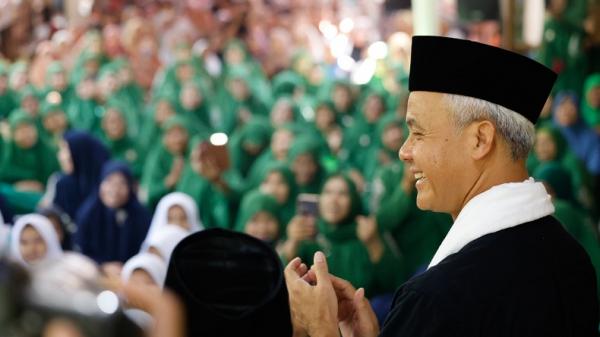 ganjar_pranowo_mengunjungi_pondok_pesantren