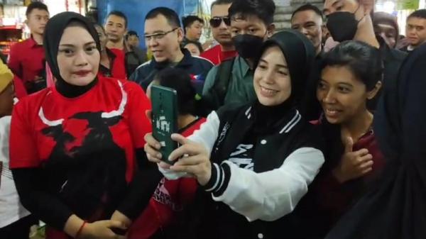 Siti Atikoh mengawali karier sebagai PNS. (Foto: Istimewa)