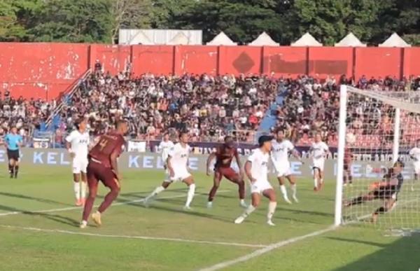 Duel Persik Vs PSM Dihentikan usai Yuran Fernandes Cetak Gol