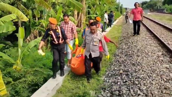 BAB di Jembatan, Kakek Tewas Tersambar Kereta Api Argo Sembrani di Cirebon