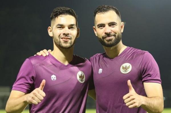 Sandy Walsh Jordi Amat Sandy Walsh dan Jordi Amat menjadi dua di antara beberapa pemain naturalisasi Timnas Indonesia yang bermain di posisi belakang. (Foto: PSSI)