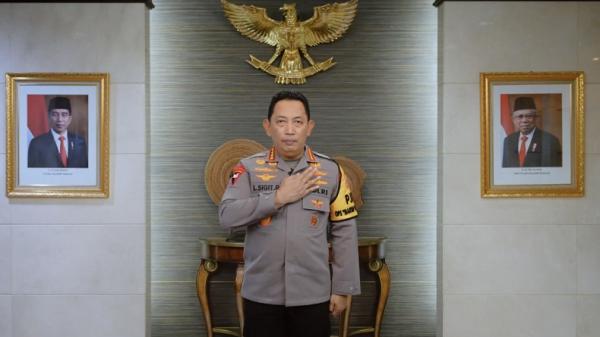 Kapolri Ucapkan Selamat Natal dan Tahun Baru: Mari Bersuka Cita, Sambut 2024 dengan Semangat