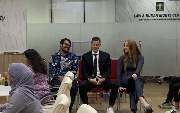Calon pemain Timnas Indonesia, Jay Idzes, tiba di Kantor Wilayah Kementerian Hukum dan HAM (Kanwil Kemenkumham) DKI Jakarta, Kamis (28/12/2023) pagi (Foto: Andika Rachmansyah)