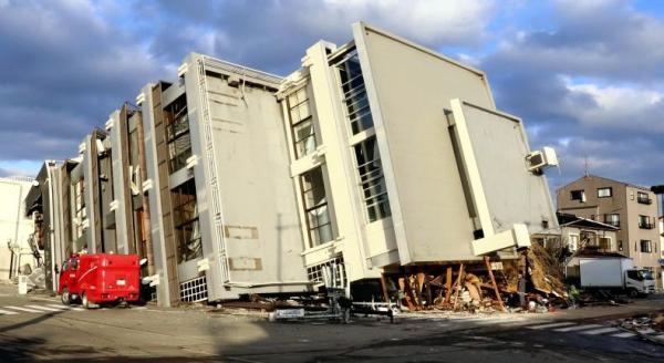 Gempa Jepang, Penampakan Gedung 7 Lantai Roboh akibat Guncangan Dahsyat