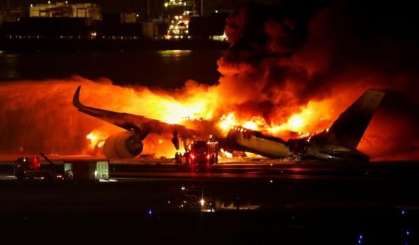  Penampakan Pesawat Airbus A350 Japan Airlines Terbakar di Haneda, Sempat Tabrakan