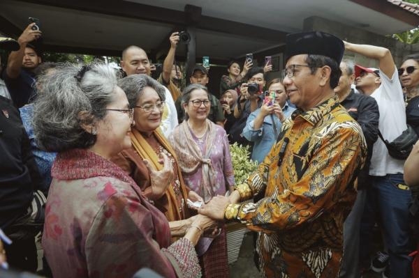 Cawapres Mahfud MD bertemu dengan anak-anak Bung Hatta (Foto: Ist)
