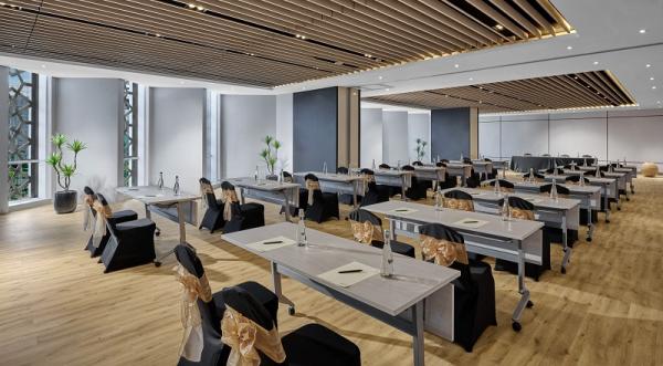 Anantara Meeting Room dengan design modern sekaligus menunjukkan identitas lokal nusantara. (Foto: dok Menara Danareksa)