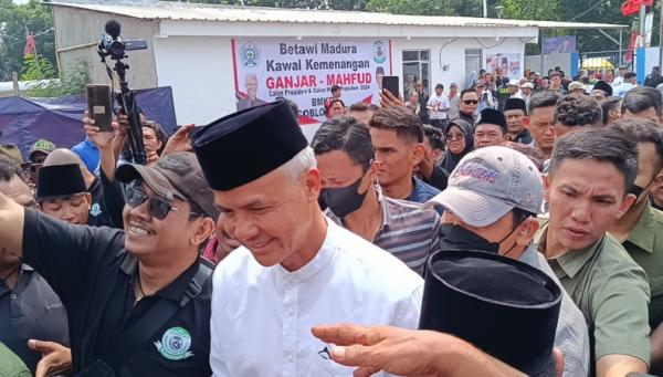 Ganjar Disambut Lantunan Shalawat saat Hadiri Deklarasi Dukungan FBR