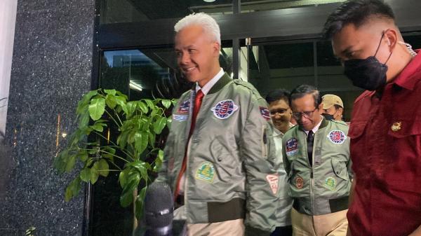 Ganjar Pranowo dan Mahfud MD tiba di Istora Senayan (foto: iNews)