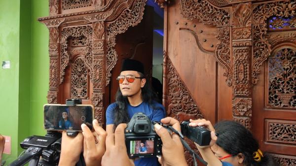 Diperiksa Bawaslu gegara Video Bagi-Bagi Duit, Gus Miftah: Itu Uangnya Haji  Haer - Bagian 1