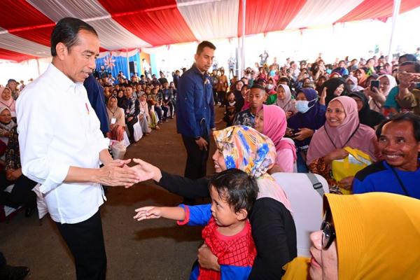 Bansos Beras 10 Kg Diteruskan hingga Juni 2024, Presiden Jokowi: Kalau Memungkinkan Kita Lanjutkan