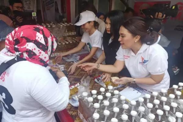 Bazar dan Cek Kesehatan Gratis di Cipete, Caleg Perindo Ira Miranti Sebut 1.000 Liter Minyak Goreng Ludes