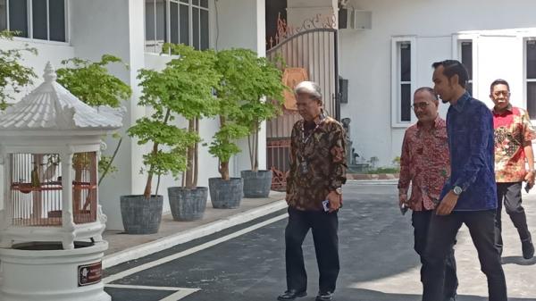 Deputi Hukum Tpn Ganjar Mahfud Datangi Kantor Kpu Ada Apa