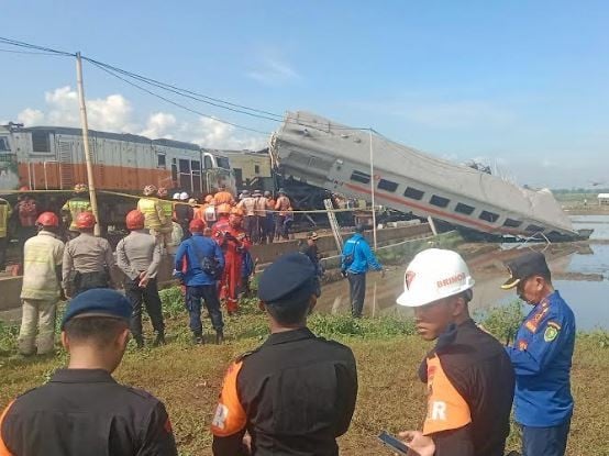 KNKT Periksa Petugas Stasiun Ungkap Penyebab Tabrakan Kereta Di Cicalengka