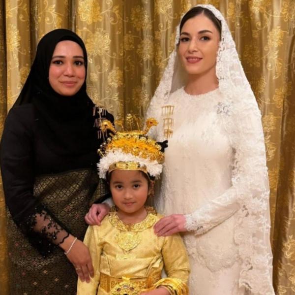 Potret Cantik Anisha Calon Istri Pangeran Mateen. (Foto: instagram)