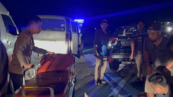 Viral Aksi Heroik Kapolres Musi Rawas Bantu Evakuasi Korban Kecelakaan di Jalan Tol