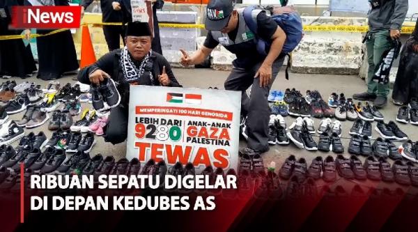 Aksi Solidaritas terhadap 9.280 Anak yang Meninggal di Gaza, Massa Gelar Ribuan Sepatu di Depan Kedubes AS