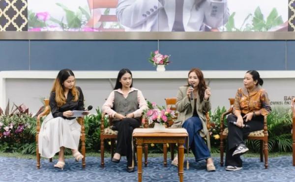 Selebgram Almira Vania hadir sebagai bintang tamu di “Jakarta Global City dan Pusat Belanja dalam Sudut Pandang Gen Z dan Millenial. 