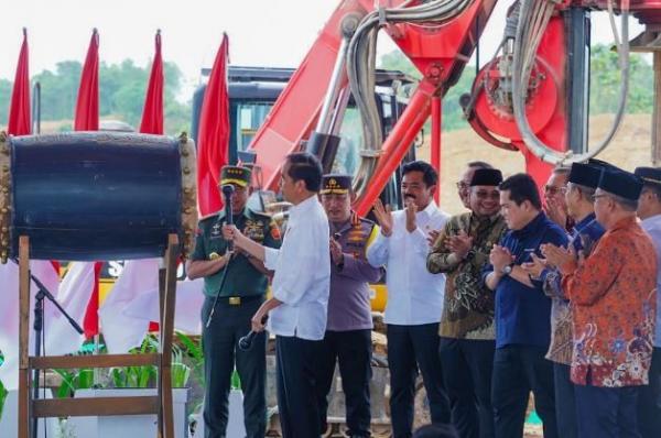 Presiden Jokowi dan Menag Gus Yaqut Resmikan Pembangunan Masjid Negara di IKN Rp940 Miliar