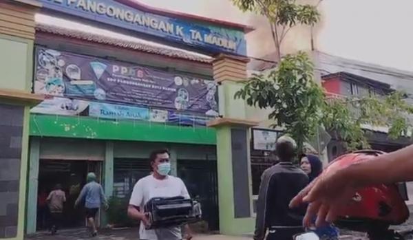 Karaoke Famous Madiun Terbakar, Sekolah di Samping Lokasi Panik