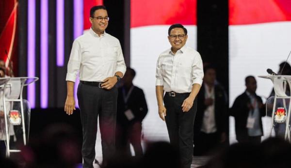 Momen Sejuk Prabowo Dan Anies Berjabat Tangan Jelang Debat Cawapres