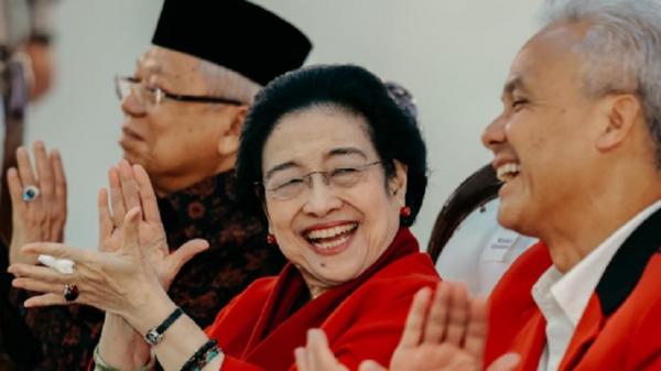 Ganjar Ucapkan Selamat Ultah ke-77 kepada Megawati: Salam Metal Bu, Menang Total