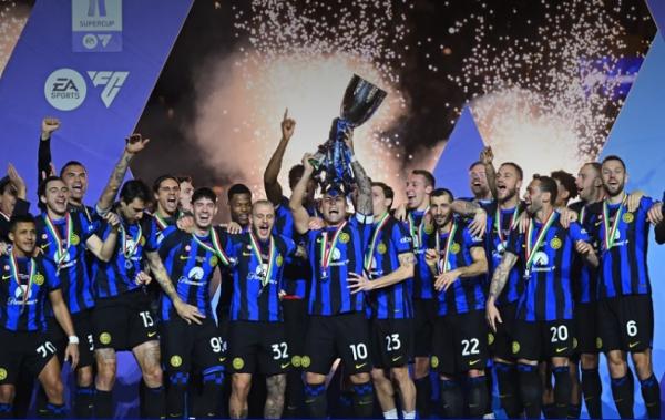 Inter Milan Juara Piala Super Italia usai Libas 10 Pemain Napoli pada Injury Time