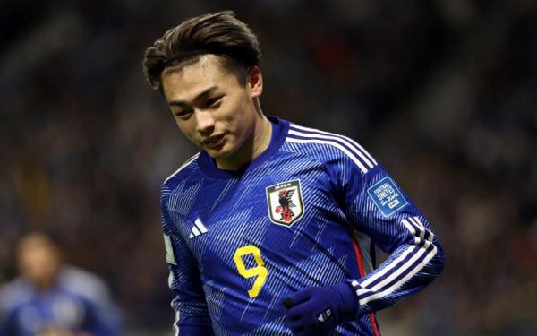 Ayase Ueda Timnas Indonesia sementara tertinggal 0-1 dari Jepang pada babak pertama matchday terakhir Grup D Piala Asia 2023 di Al Thumama Stadium, Jumat (24/1/2024) malam (Foto: JFA)