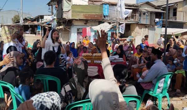 Caleg Perindo Ani Kusumadewi Sosialisasikan Program Pendidikan dan Kesehatan di Cilincing