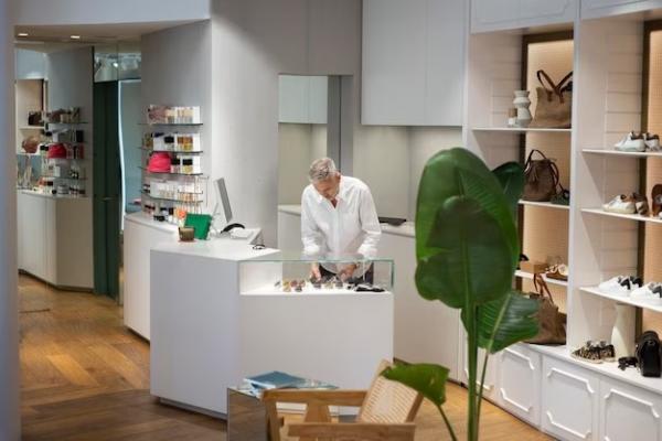 Dekorasi ulang toko secara teratur. (Foto: dok Freepik)