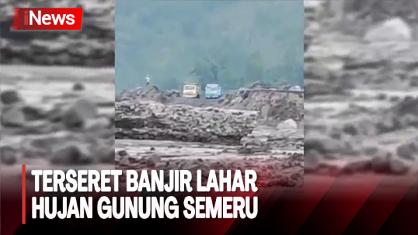 Truk Tambang Hanyut Terseret Banjir Lahar Hujan Gunung Semeru