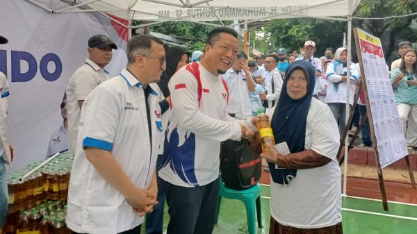 Caleg Perindo M Guntur Gelar Bazar Murah Bersama Ustaz Yusuf Mansur di Cipayung