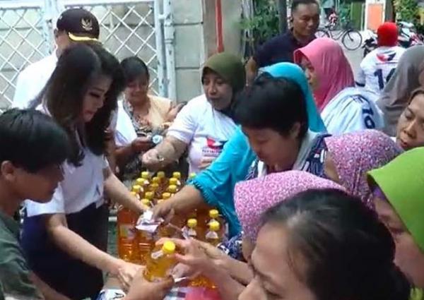 Selain Bazar Minyak Goreng Caleg Perindo Natalia Juga Gelar Pemeriksaan Kesehatan Gratis