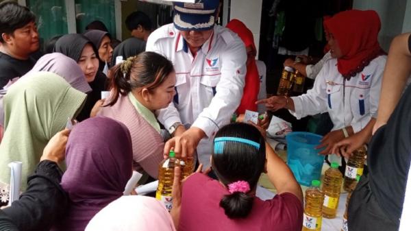 Gelar Bazar Minyak Goreng Murah di Bekasi, Trio Caleg Perindo: Semoga Bermanfaat