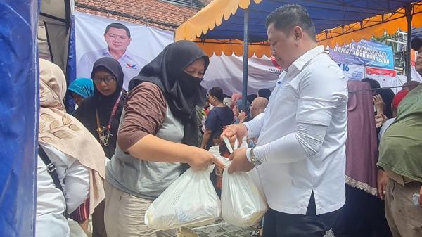 Caleg Perindo Berman Nainggolan Gelar Bazar 5.000 Paket Sembako Murah di Pulo Gadung