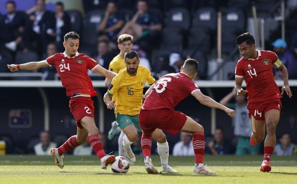 Timnas Indonesia Vs Australia 123 Timnas Indonesia tertinggal sementara 0-1 Australia pada babak pertama 16 Besar Piala Asia 2023 di Jassim bin Hamad Stadium, Minggu (28/12/2024) malam WIB. (Foto: REUTERS)