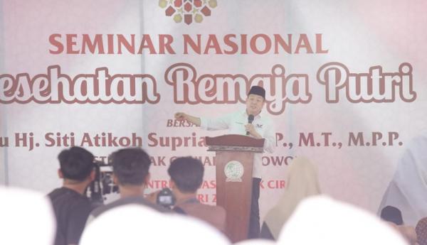 Hary Tanoesoedibjo Beri Bantuan Pusat Kesehatan Pesantren ke Ponpes KHAS Kempek Cirebon