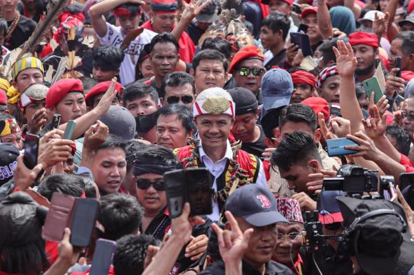 Ganjar Pranowo Janji Perjuangkan Kesejahteraan Petani Sawit dan Karet