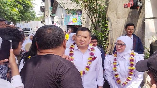 Hadiri Bazar Sembako Murah Di Kelurahan Tebet Barat Hary Tanoesoedibjo