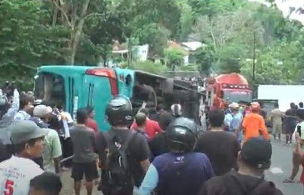 Kronologi Kecelakaan Bus Bawa 50 Wisatawan Terguling Di Bantul Tewaskan ...