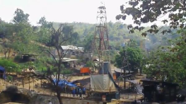 Kebakaran Hebat Tambang Minyak Tradisional di Bojonegoro (Foto: iNews/Dedi Mahdi)