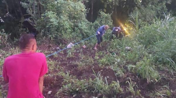 Evakuasi rombongan pengajian Gus Iqdam yang jatuh di jurang Kalipare, Malang (Foto: Satlantas Polres Malang)