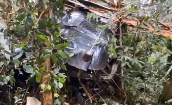 Kondisi Helikopter Bel 429 yang jatuh di hutan halmahera Tengah, Maluku Utara, Rabu (21/2/2024). (Foto: iNews)