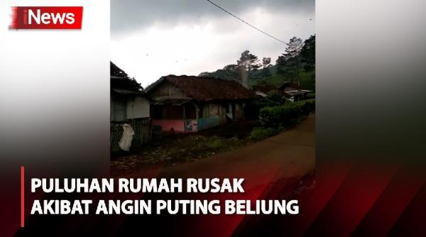 Puting Beliung Terjang Kawasan Kertasari Bandung Puluhan Rumah Rusak 