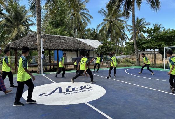 Lapangan serbaguna untuk mendukung kegiatan siswa-siswi. (Foto: dok Aice)
