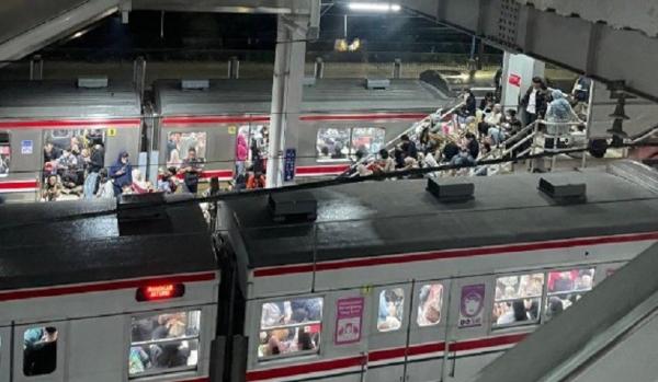 Malam Takbiran, KRL Jabodetabek Beroperasi Terakhir di Pukul 24.00 WIB