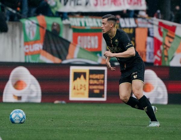 Defender Venezia, Jay Idzes. (Foto: Instagram @jay Defender Venezia, Jay Idzes. (Foto: Instagram @jayidzes)