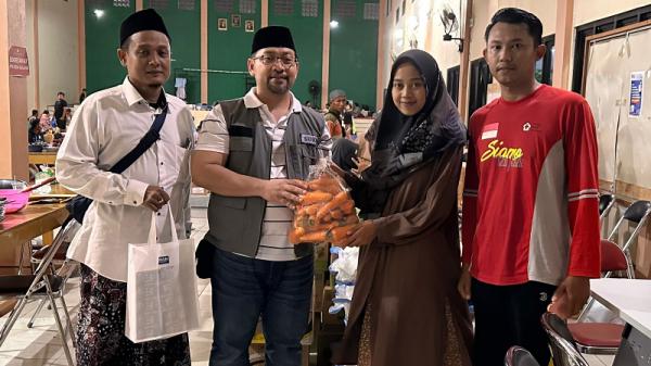 PT Sukun bantu warga terdampak banjir Demak PT Sukun mengirimkan bantuan berupa sembilan bahan pokok (sembako). (Foto: dok PT Sukun)