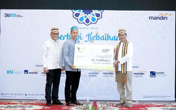 Pemberian CSR kepada Yayasan Kemala Puji oleh Direktur Bisnis Bank Mandiri Taspen, Maswar Purnama