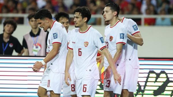 Timnas Indonesia Vs Vietnam 123 Thom Haye, Jay Idzes dan Ragnar Oratmangoen trending topic usai Indonesia bantai Vietnam 3-0 pada laga lanjutan Grup F Kualifikasi Piala Dunia 2026 Zona Asia di My Dinh National Stadium, Selasa (26/3/2024) malam WIB. (Foto: PSSI)